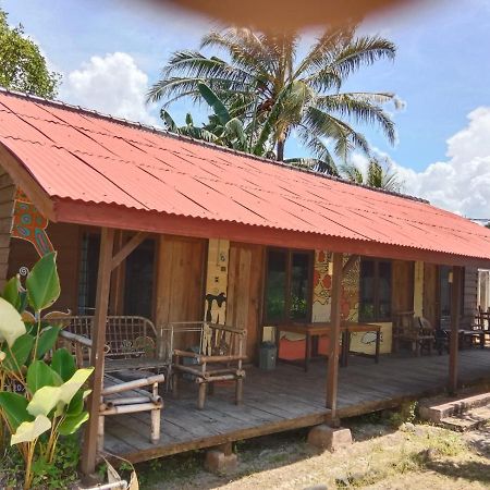 C Point Krui Bed & Breakfast Luaran gambar
