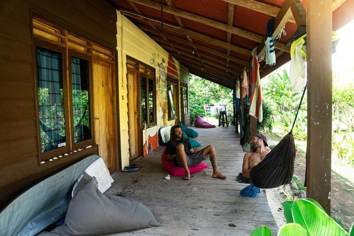 C Point Krui Bed & Breakfast Luaran gambar